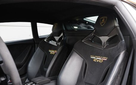 Lamborghini Huracán, 2022 год, 25 000 000 рублей, 12 фотография