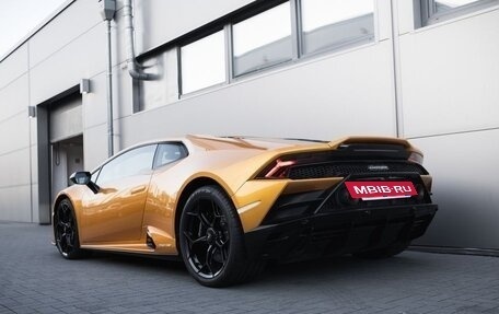 Lamborghini Huracán, 2022 год, 25 000 000 рублей, 5 фотография
