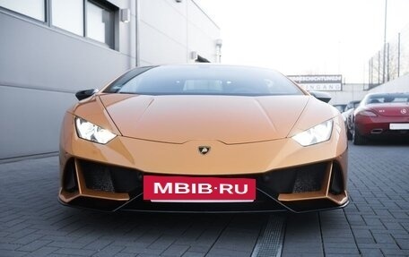 Lamborghini Huracán, 2022 год, 25 000 000 рублей, 2 фотография