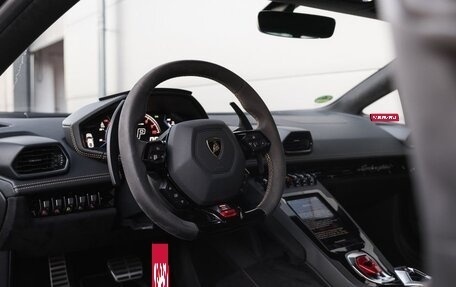 Lamborghini Huracán, 2022 год, 25 000 000 рублей, 10 фотография