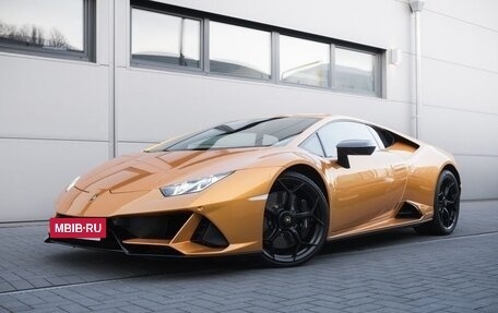 Lamborghini Huracán, 2022 год, 25 000 000 рублей, 3 фотография