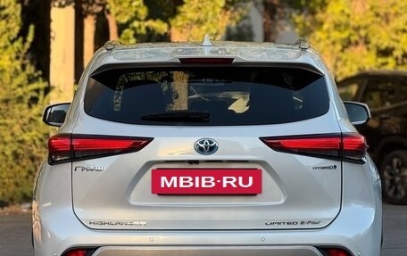 Toyota Highlander, 2022 год, 4 290 000 рублей, 4 фотография