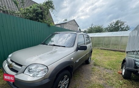 Chevrolet Niva I рестайлинг, 2011 год, 750 000 рублей, 2 фотография
