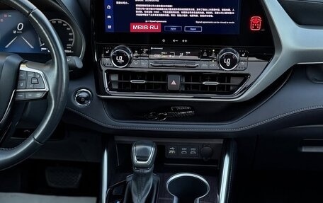 Toyota Highlander, 2022 год, 4 290 000 рублей, 8 фотография
