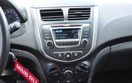 Hyundai Solaris II рестайлинг, 2015 год, 1 149 000 рублей, 18 фотография