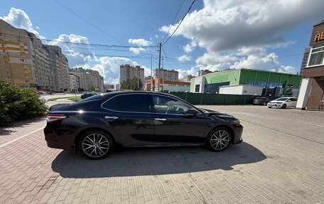 Toyota Camry, 2022 год, 2 750 000 рублей, 4 фотография