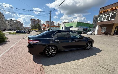 Toyota Camry, 2022 год, 2 750 000 рублей, 5 фотография