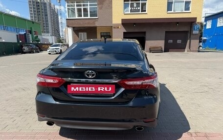 Toyota Camry, 2022 год, 2 750 000 рублей, 8 фотография