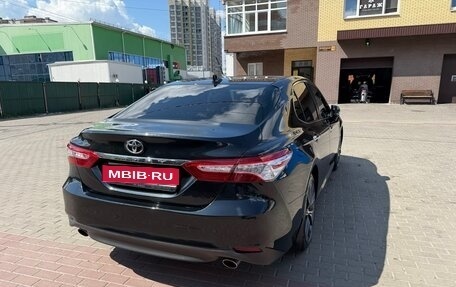 Toyota Camry, 2022 год, 2 750 000 рублей, 7 фотография