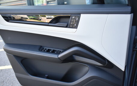 Porsche Cayenne III, 2025 год, 18 900 000 рублей, 29 фотография