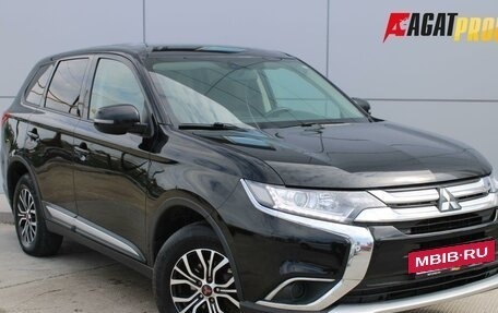 Mitsubishi Outlander III рестайлинг 3, 2018 год, 1 988 000 рублей, 3 фотография