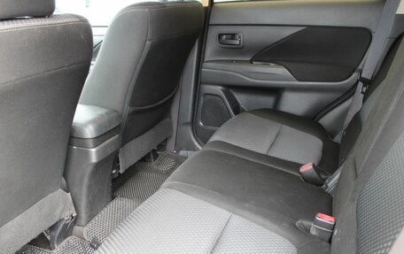 Mitsubishi Outlander III рестайлинг 3, 2018 год, 1 988 000 рублей, 22 фотография