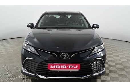 Toyota Camry, 2023 год, 3 990 000 рублей, 2 фотография
