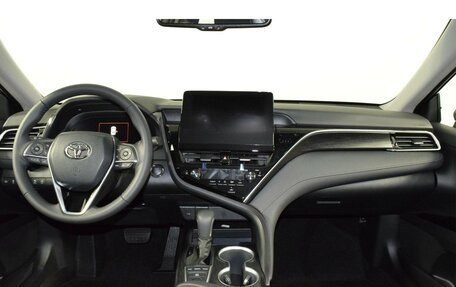 Toyota Camry, 2023 год, 3 990 000 рублей, 14 фотография