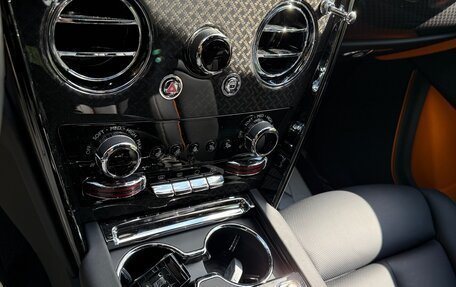 Rolls-Royce Cullinan, 2025 год, 76 000 000 рублей, 19 фотография