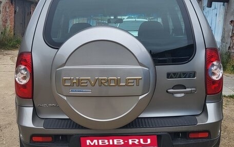 Chevrolet Niva I рестайлинг, 2010 год, 650 000 рублей, 4 фотография