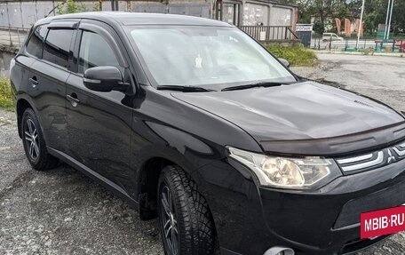 Mitsubishi Outlander III рестайлинг 3, 2012 год, 1 500 000 рублей, 2 фотография