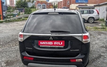 Mitsubishi Outlander III рестайлинг 3, 2012 год, 1 500 000 рублей, 4 фотография