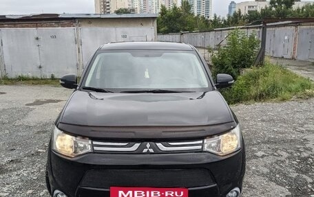 Mitsubishi Outlander III рестайлинг 3, 2012 год, 1 500 000 рублей, 6 фотография