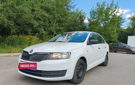 Skoda Rapid I, 2015 год, 900 000 рублей, 3 фотография