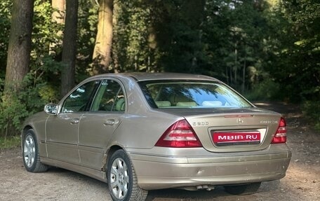 Mercedes-Benz C-Класс, 2004 год, 450 000 рублей, 3 фотография