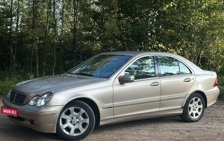 Mercedes-Benz C-Класс, 2004 год, 450 000 рублей, 2 фотография