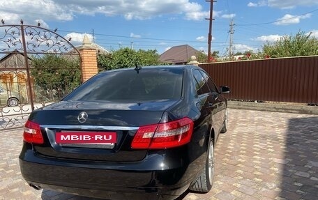 Mercedes-Benz E-Класс, 2010 год, 1 300 000 рублей, 4 фотография