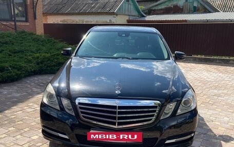 Mercedes-Benz E-Класс, 2010 год, 1 300 000 рублей, 2 фотография
