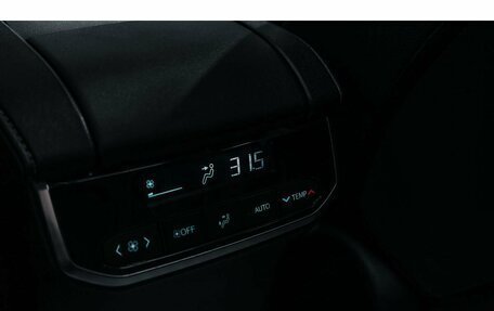 Toyota Highlander, 2024 год, 6 380 000 рублей, 25 фотография