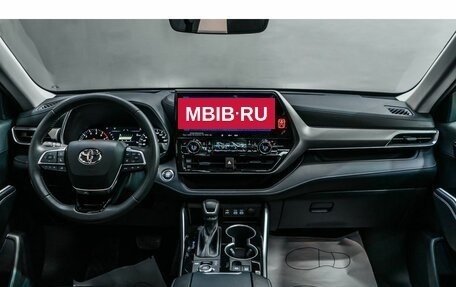Toyota Highlander, 2024 год, 6 380 000 рублей, 24 фотография
