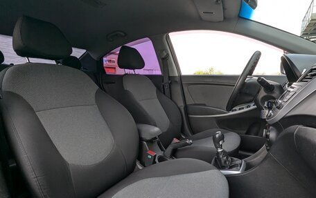 Hyundai Solaris II рестайлинг, 2013 год, 870 000 рублей, 23 фотография