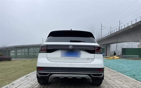 Volkswagen T-Cross I, 2021 год, 1 199 999 рублей, 6 фотография