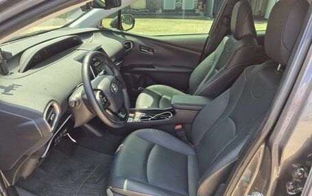 Toyota Prius IV XW50, 2021 год, 11 фотография