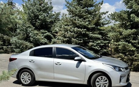 KIA Rio IV, 2018 год, 1 315 000 рублей, 2 фотография