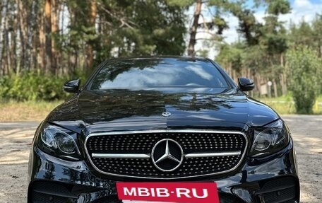 Mercedes-Benz E-Класс, 2019 год, 3 550 000 рублей, 3 фотография
