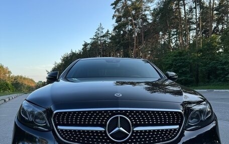 Mercedes-Benz E-Класс, 2019 год, 3 550 000 рублей, 19 фотография