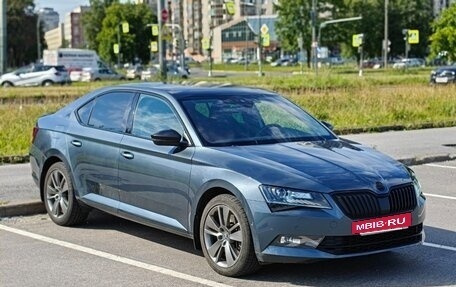 Skoda Superb III рестайлинг, 2017 год, 2 800 000 рублей, 2 фотография
