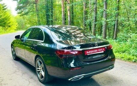 Mercedes-Benz E-Класс, 2021 год, 3 500 000 рублей, 6 фотография
