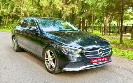 Mercedes-Benz E-Класс, 2021 год, 3 500 000 рублей, 2 фотография