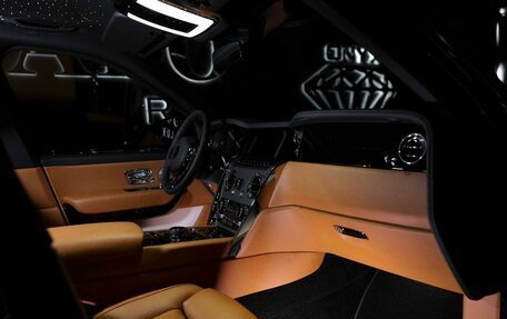 Rolls-Royce Cullinan, 2025 год, 56 810 000 рублей, 13 фотография
