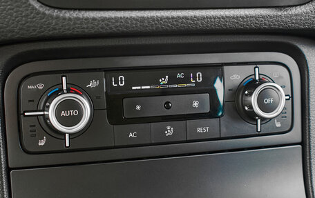 Volkswagen Touareg III, 2011 год, 1 790 000 рублей, 15 фотография