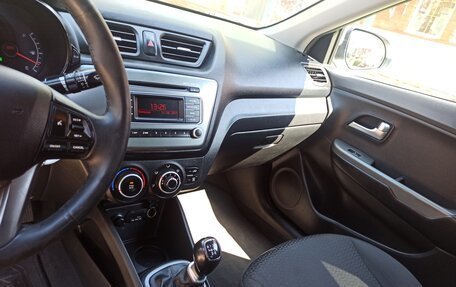 KIA Rio III рестайлинг, 2014 год, 19 фотография