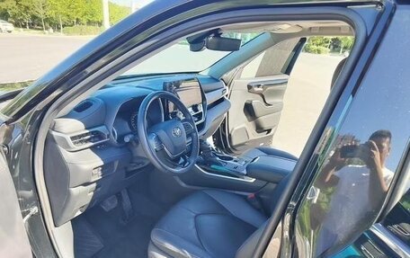 Toyota Highlander, 2022 год, 3 825 690 рублей, 7 фотография