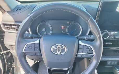 Toyota Highlander, 2022 год, 3 825 690 рублей, 9 фотография