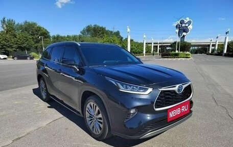 Toyota Highlander, 2022 год, 3 825 690 рублей, 6 фотография
