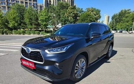 Toyota Highlander, 2022 год, 3 825 690 рублей, 5 фотография