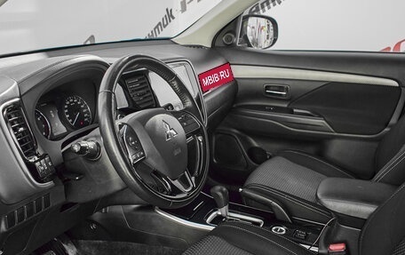 Mitsubishi Outlander III рестайлинг 3, 2018 год, 2 450 000 рублей, 8 фотография