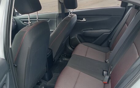 KIA Rio IV, 2021 год, 1 675 000 рублей, 9 фотография