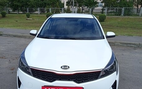 KIA Rio IV, 2021 год, 1 675 000 рублей, 4 фотография