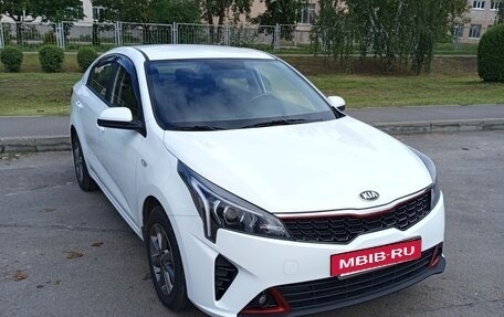 KIA Rio IV, 2021 год, 1 675 000 рублей, 16 фотография